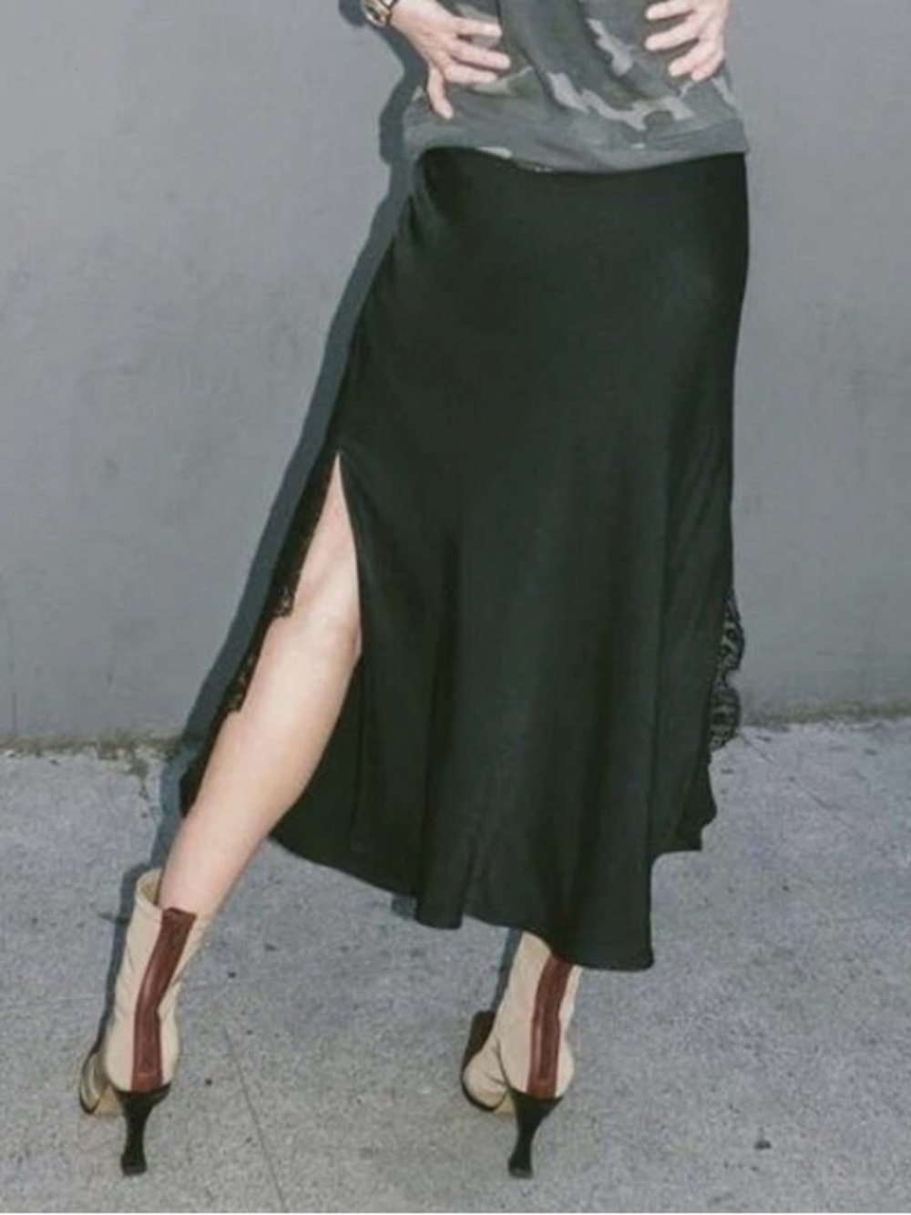 RAGDOLL Black Side-Slit lace Midi Skirt